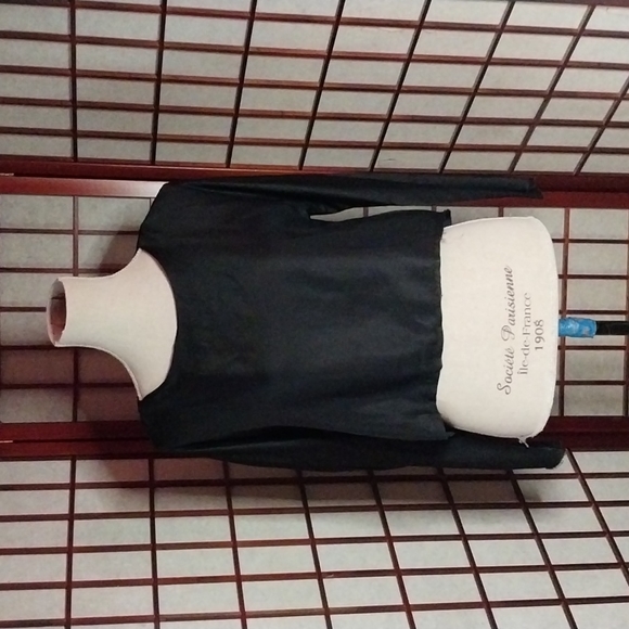 #139 Elegant Brazeau Tricot Blouse - Picture 2 of 9